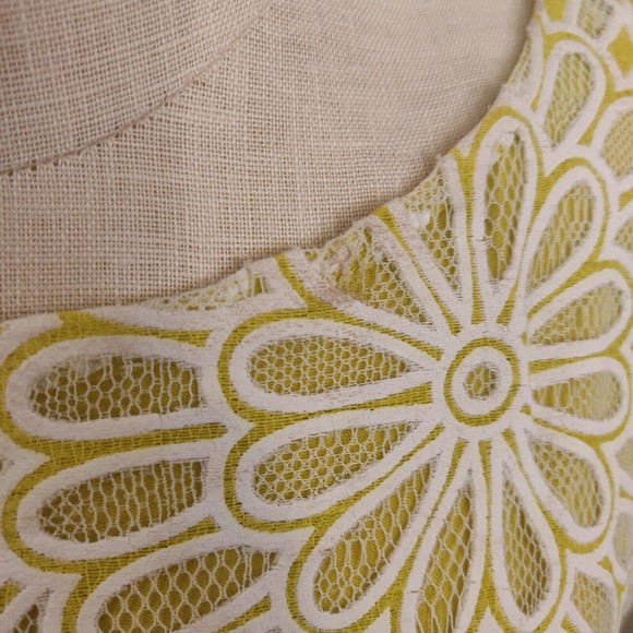 Belle Badgley Mischka Women's Dress 3/4 Sleeve Size 4 Yellow Flowers - Picture 3 of 7